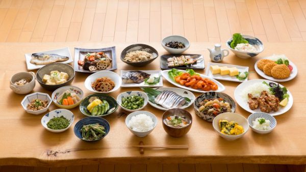 Savoring the Seasons: A Guide to Seasonal Japanese Cuisine for Foreigners